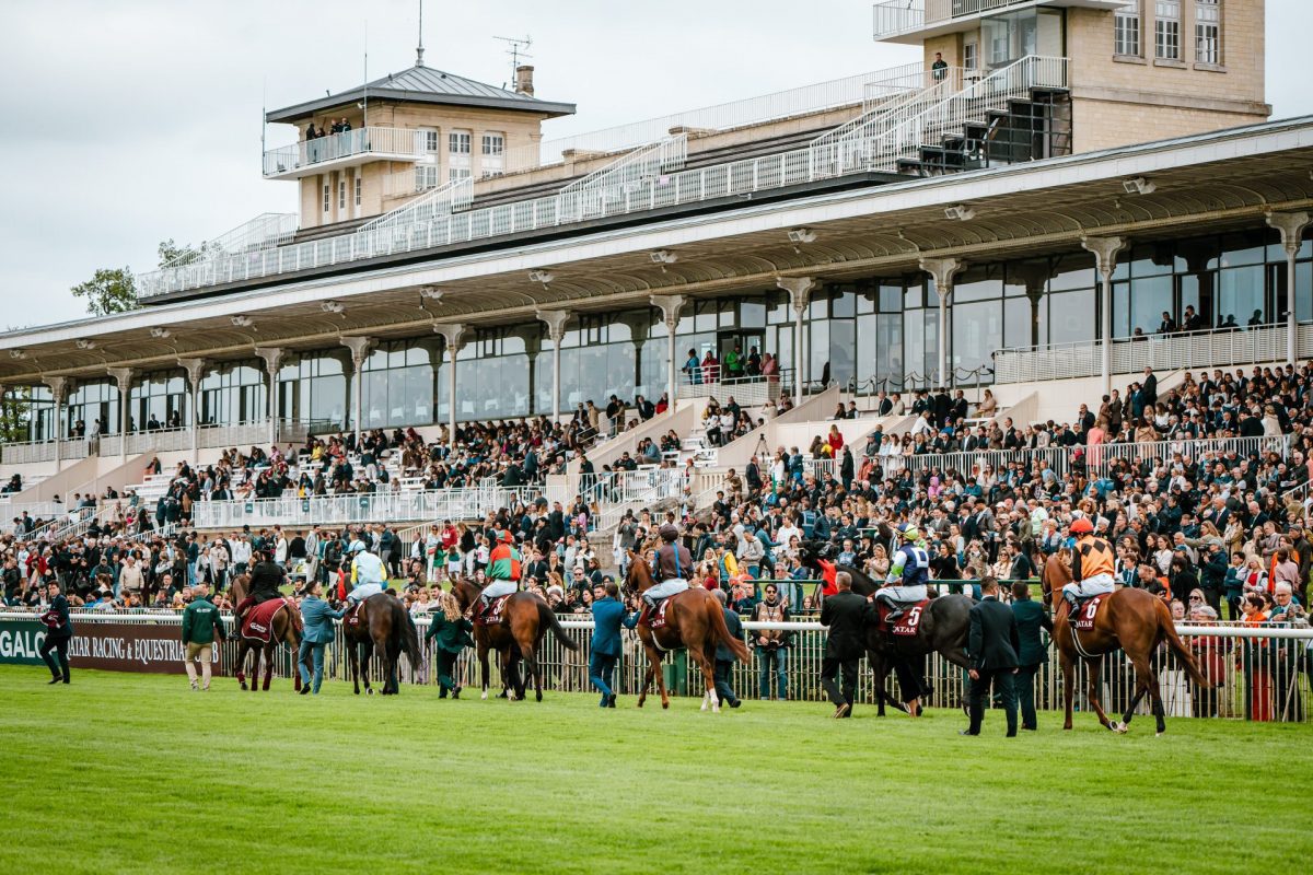 Utcai fesztivál és presztízsharc  - Prix du Jockey Club 2026