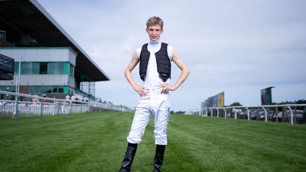 1. kép: Harry Davies. Forrás: racingpost.com /Edward Whitaker